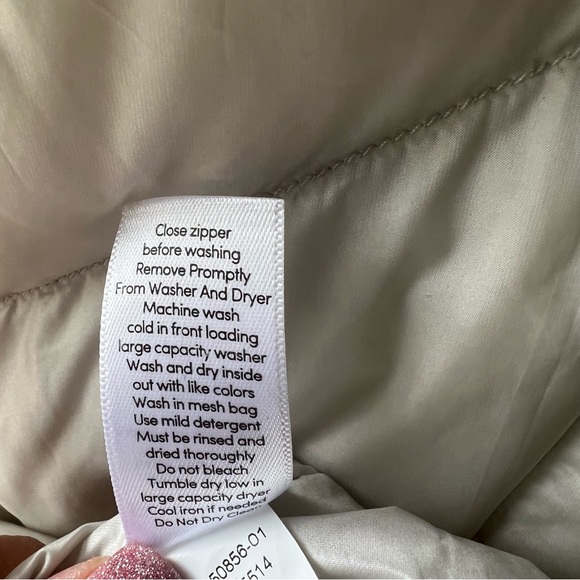 Athleta Banner Peak Down Puffer Vest full zip ivory SIZE XS 350856 - Picture 6 of 6